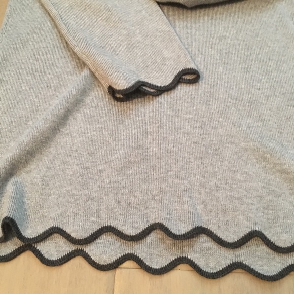 NWT grey scalloped sweater - Picture 4 of 6